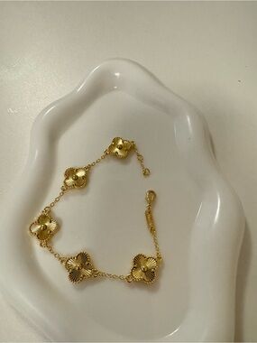 Gold Floral Link Bracelet - Women's Jewelry Non-tarnish 18k gold plated